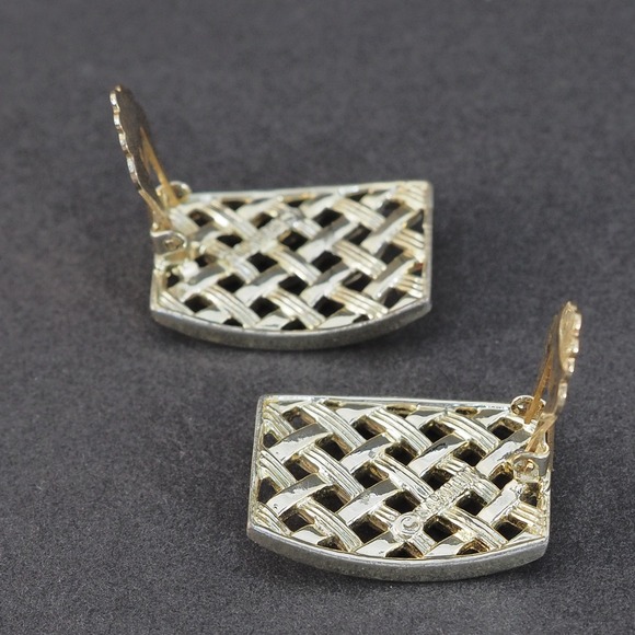 Sarah Cov Clip On Earrings Gold Tone Basketweave Lattice Openwork Vintage Estate - Picture 5 of 8